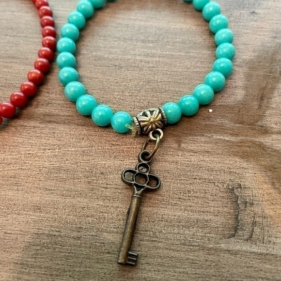 Hamsa hand, peace and love and key charm bead bracelets - Picture 2 of 7